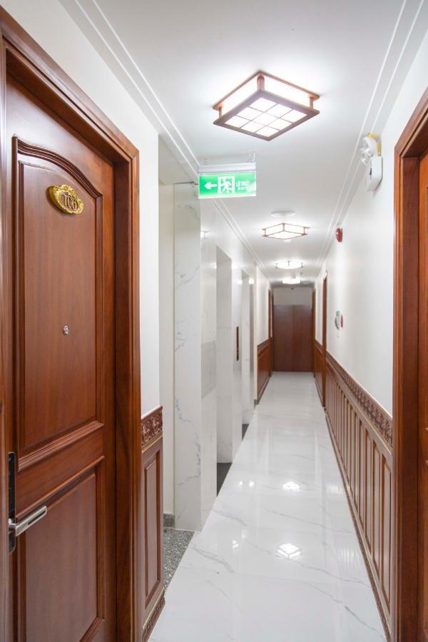 Sin E Hotel 头顿 外观 照片